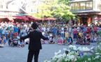 Aytahn juggler